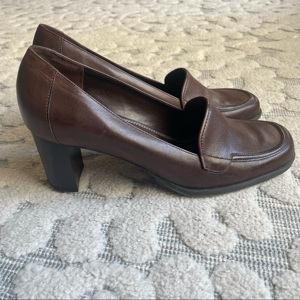Naturalizer Brown Heeled Leather Loafers